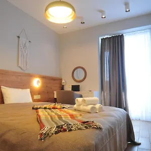 https://sea-view-apartment-near-to-the-dancing-and-music-fountains.batumihotels.net
