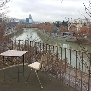 https://house-on-river.alltbilisihotels.com
